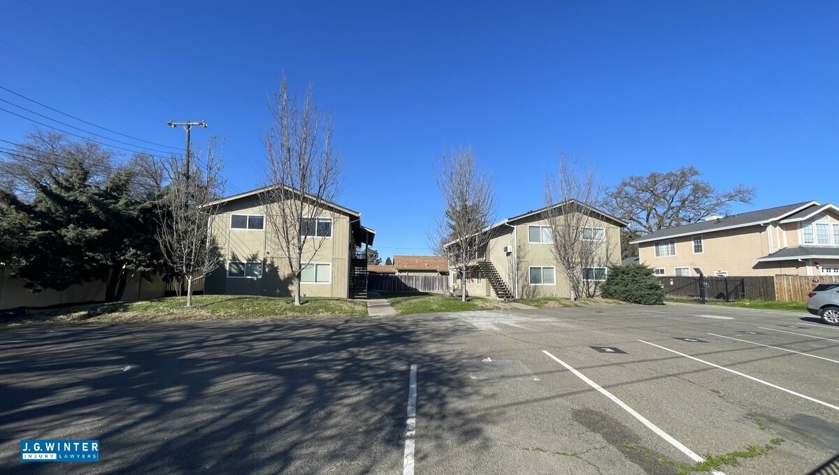 Sacramento, CA - Vehicle Crashes into Property on Orange Avenue