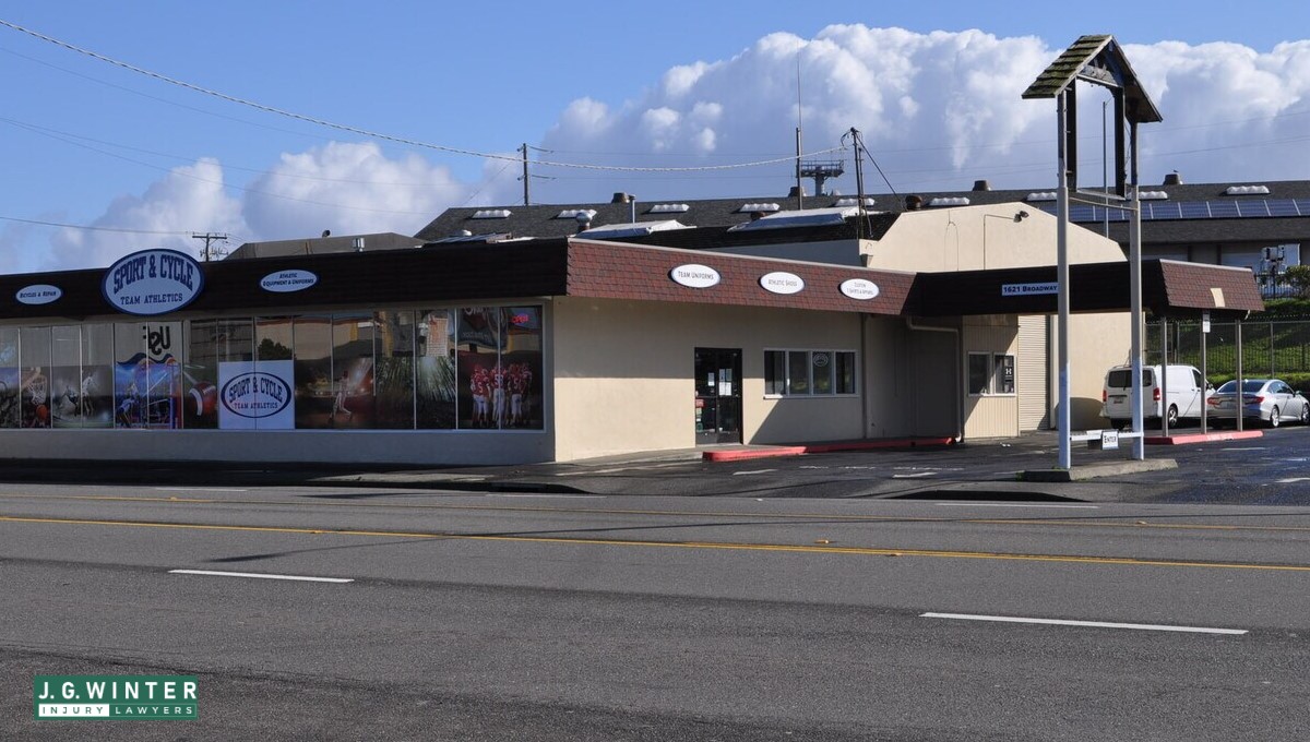 Eureka, CA - One Injured in Motorcycle Crash on Broadway