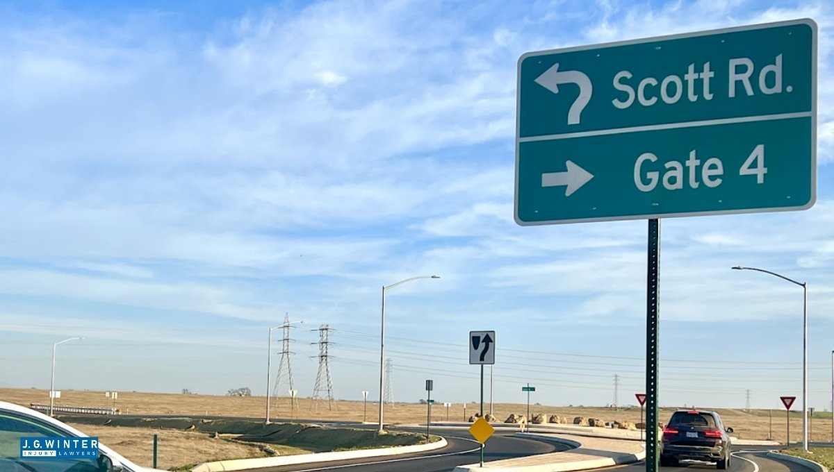 Folsom, CA - Five-Motorcycle Crash Reported on Scott Road