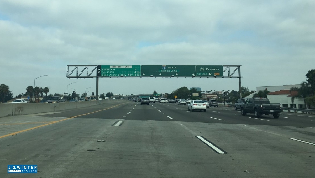 Santa Ana, CA - Motorcyclist Seriously Injured in Crash on Hwy 55 Near I-5