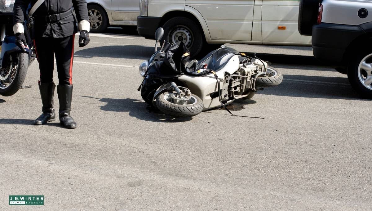 Oakland, CA - Motorcyclist Injured in Crash on Foothill Blvd & MacArthur Blvd