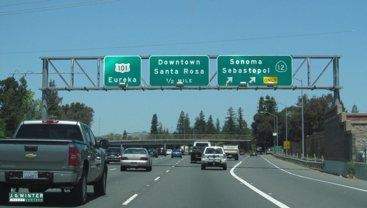Redwood City, CA - One Injured in Crash on Highway 101, Moffett Blvd