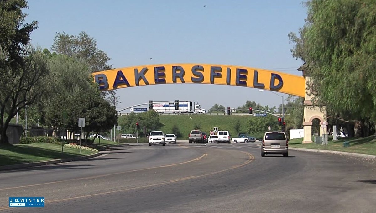 Bakersfield, CA – One Injured in Rollover Crash Involving Honda on Hwy 99