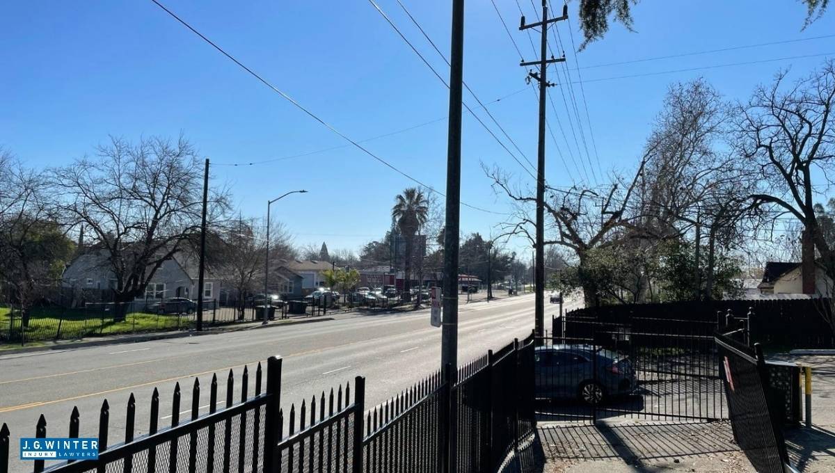 Sacramento, CA - Bicyclist Injured in Collision at Crocker Dr & Sutterville Rd