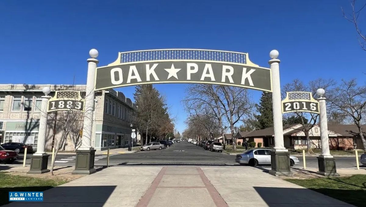 Sacramento, CA - One Injured in Early Morning Crash on Oak Park Ave