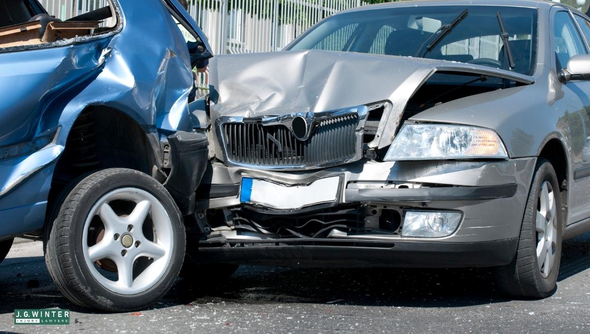 Sacramento, CA - Injuries Crash at 2nd Ave & Sacramento Fwy