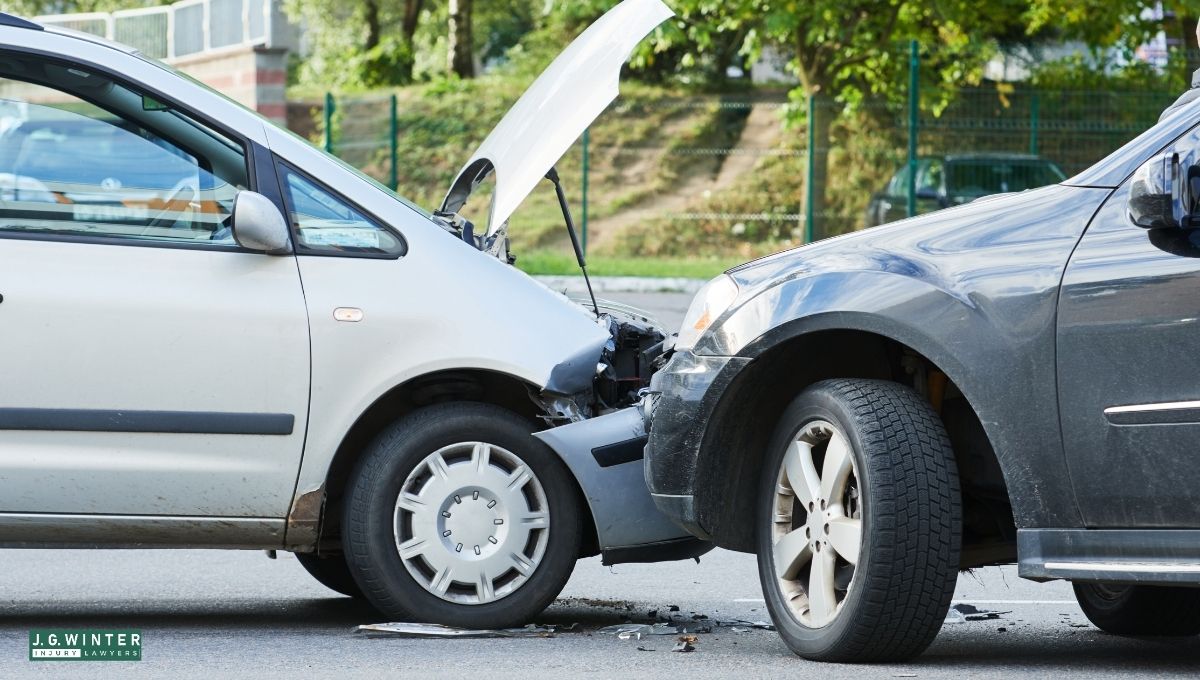 Santa Rosa, CA - One Injured in Two-Car Crash on US-101