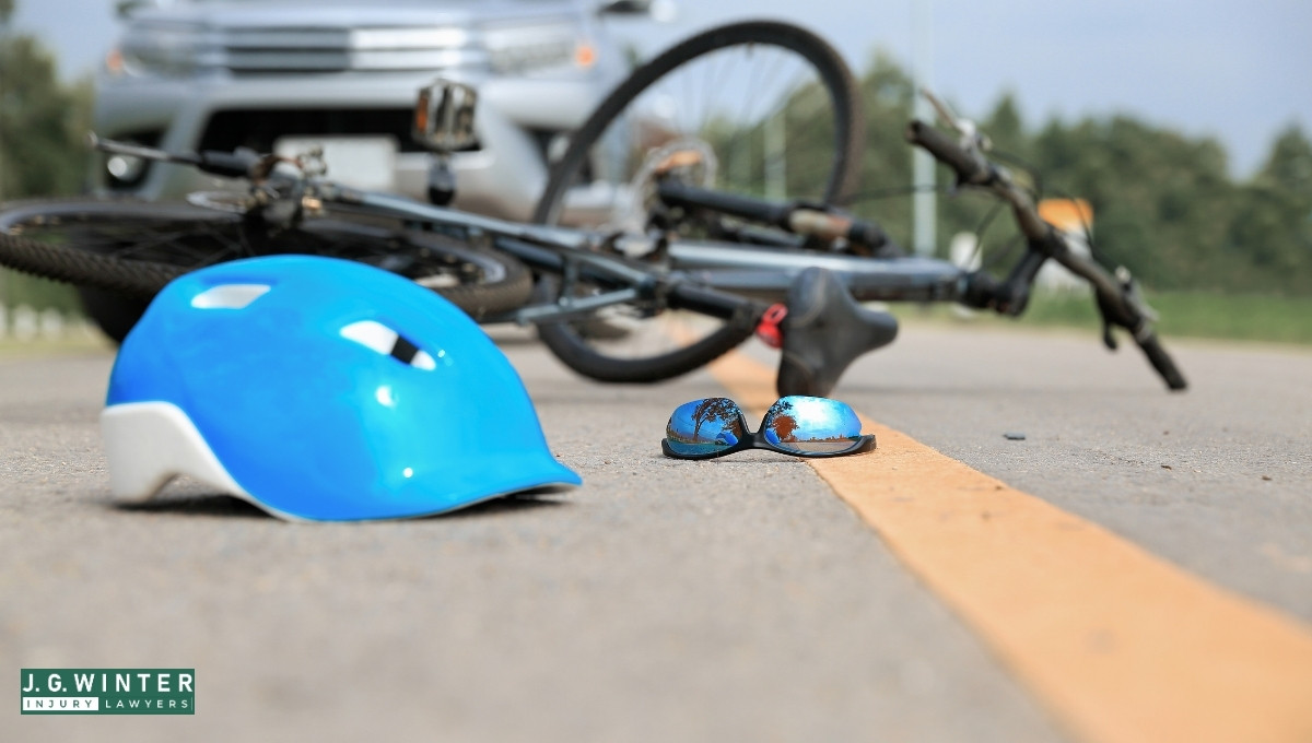 East Sacramento, CA - Cyclist Injured in Crash on La Riviera Dr