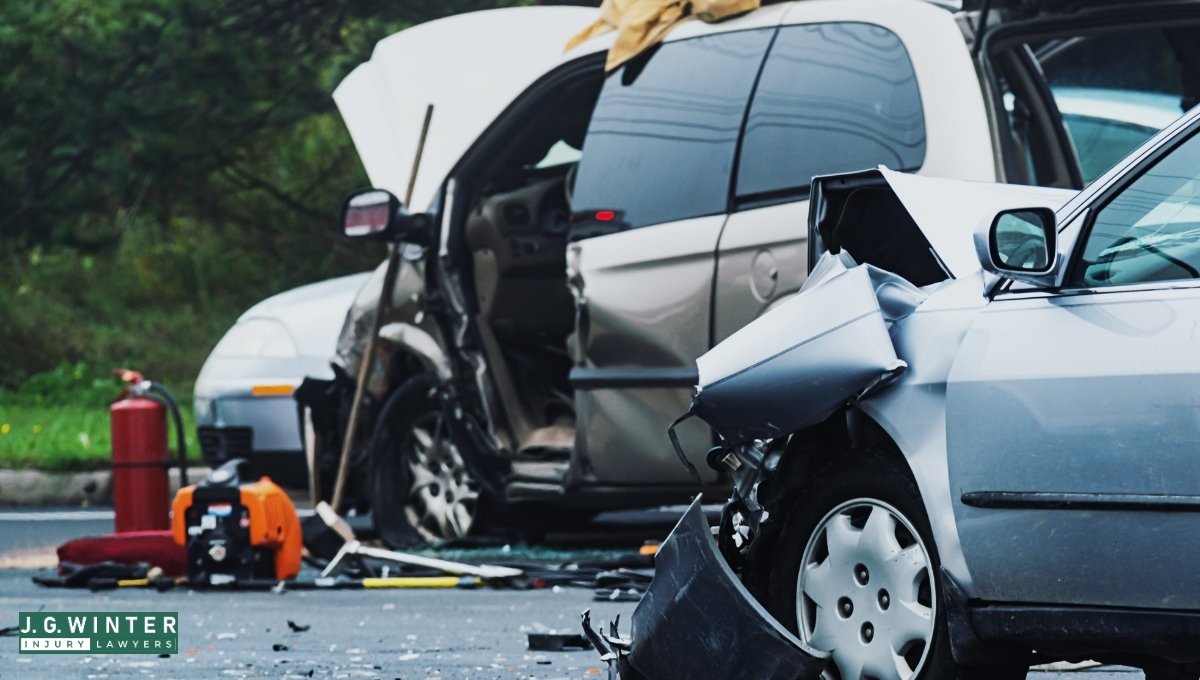 Mill Valley, CA - One Hospitalized in Crash on Hwy 101