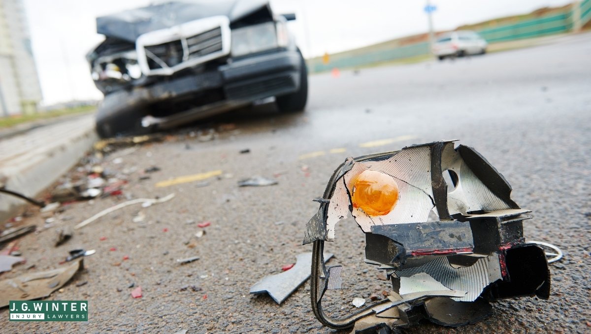 San Mateo, CA - Multiple Injured in Crash on US-101 at CA-92