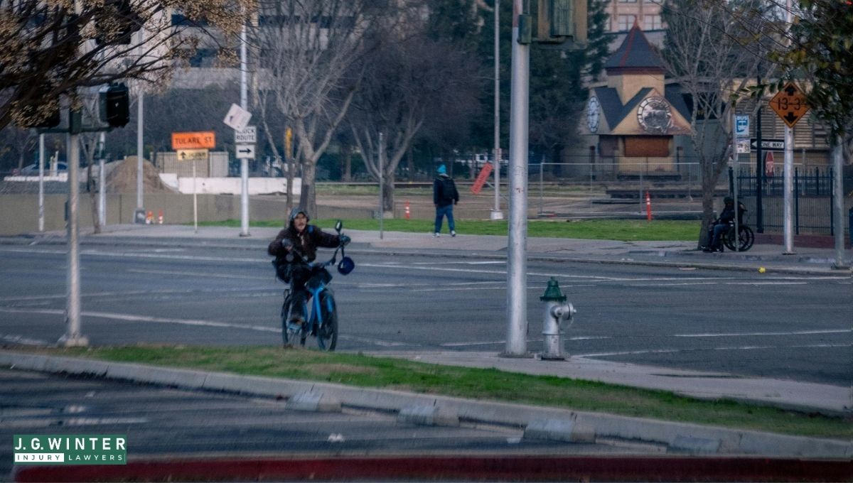 Fresno County, CA - One Killed, Four Injured in Crash at Lincoln & Academy