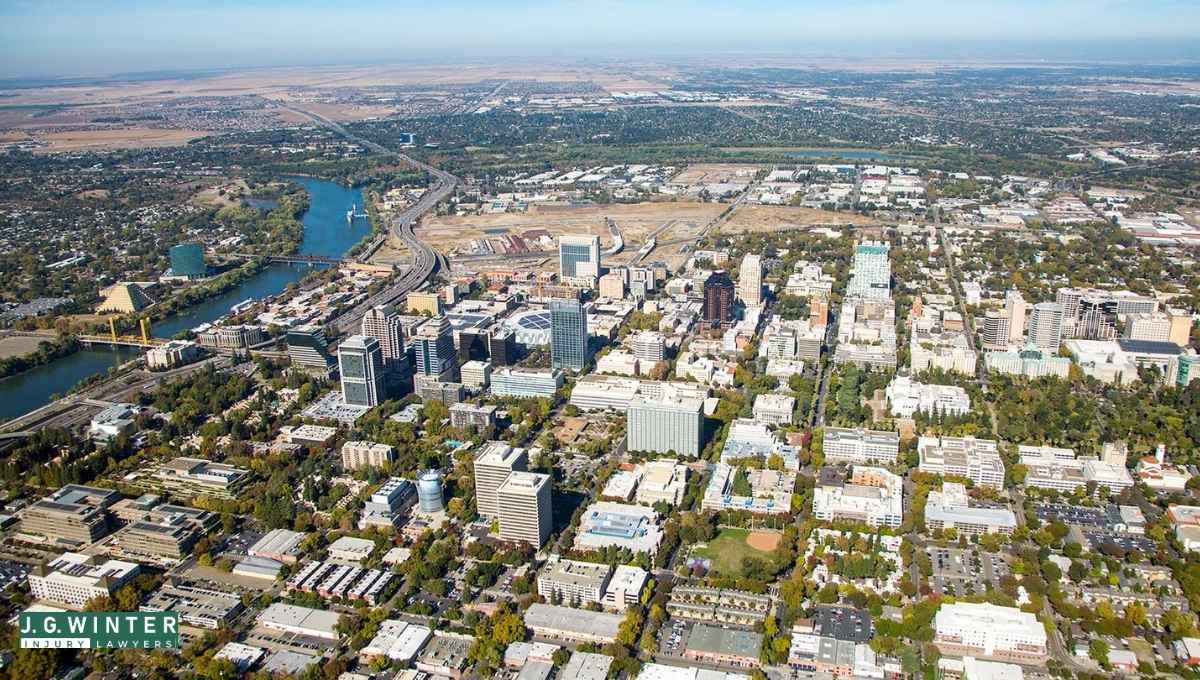 Sacramento, CA - Injury Crash at 19th St and Capitol Ave Disrupts Midtown Traffic