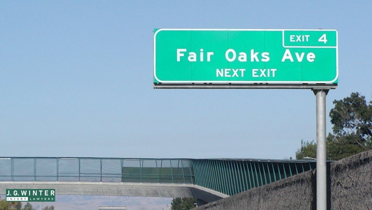 Sacramento, CA - Man Injured in Car Crash on Fair Oaks Blvd and Munroe St