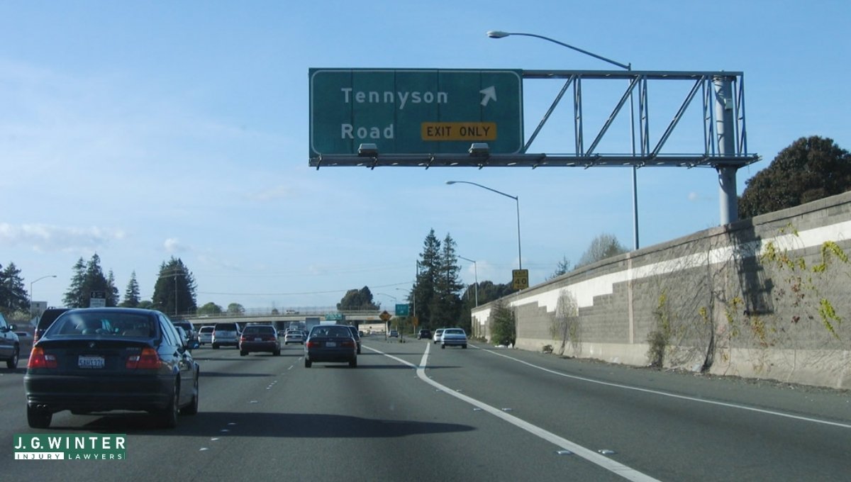 Hayward, CA - Injury in Two-Vehicle Crash on I-880 Near Tennyson Rd