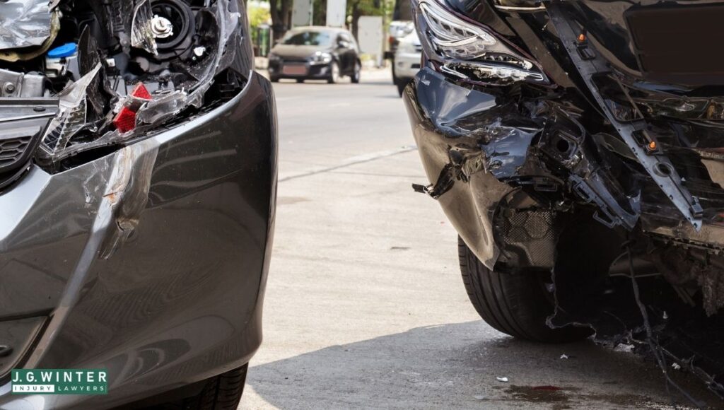 Modesto, CA - Car Crash in the 800 Block of Oakdale Road