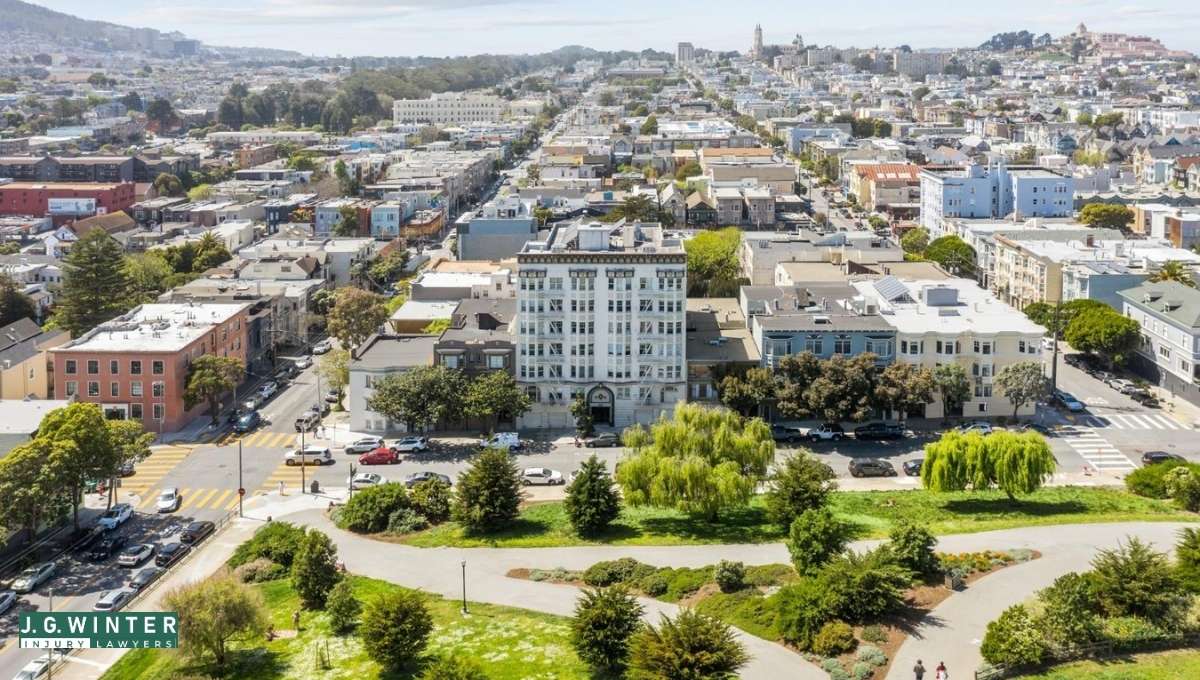 San Francisco, CA - Injuries in Car Crash at Lombard St & Scott St
