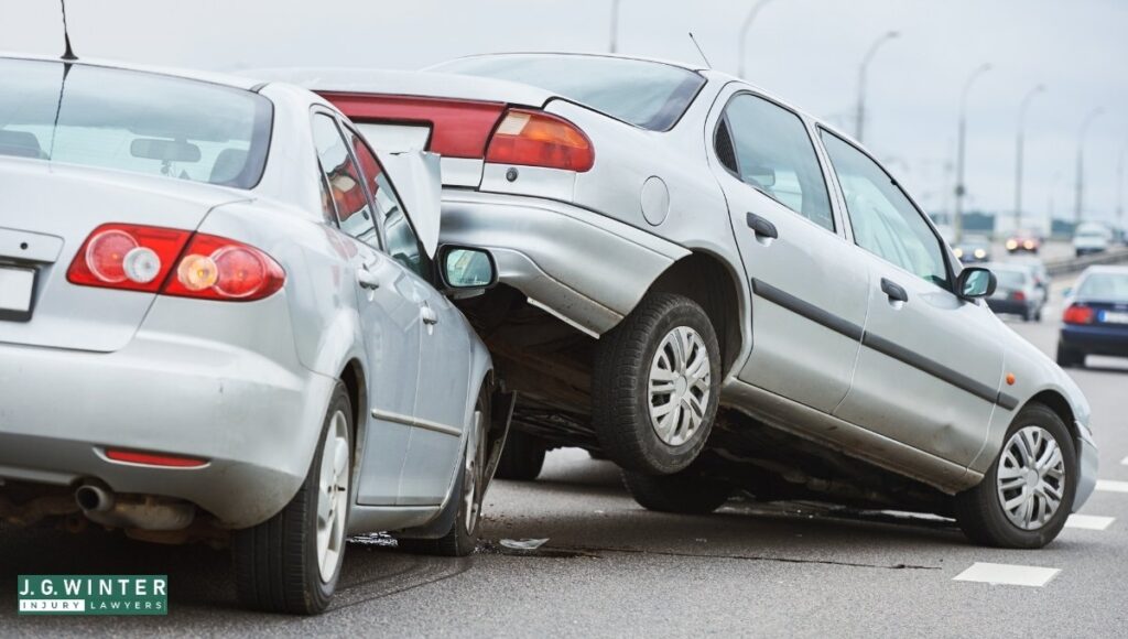San Francisco, CA - Injuries in Vehicle Crash on Skyline Blvd