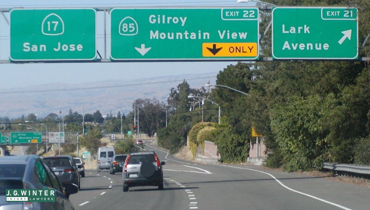 San Jose, CA - Injuries in Multi-Vehicle Crash on Hwy 17