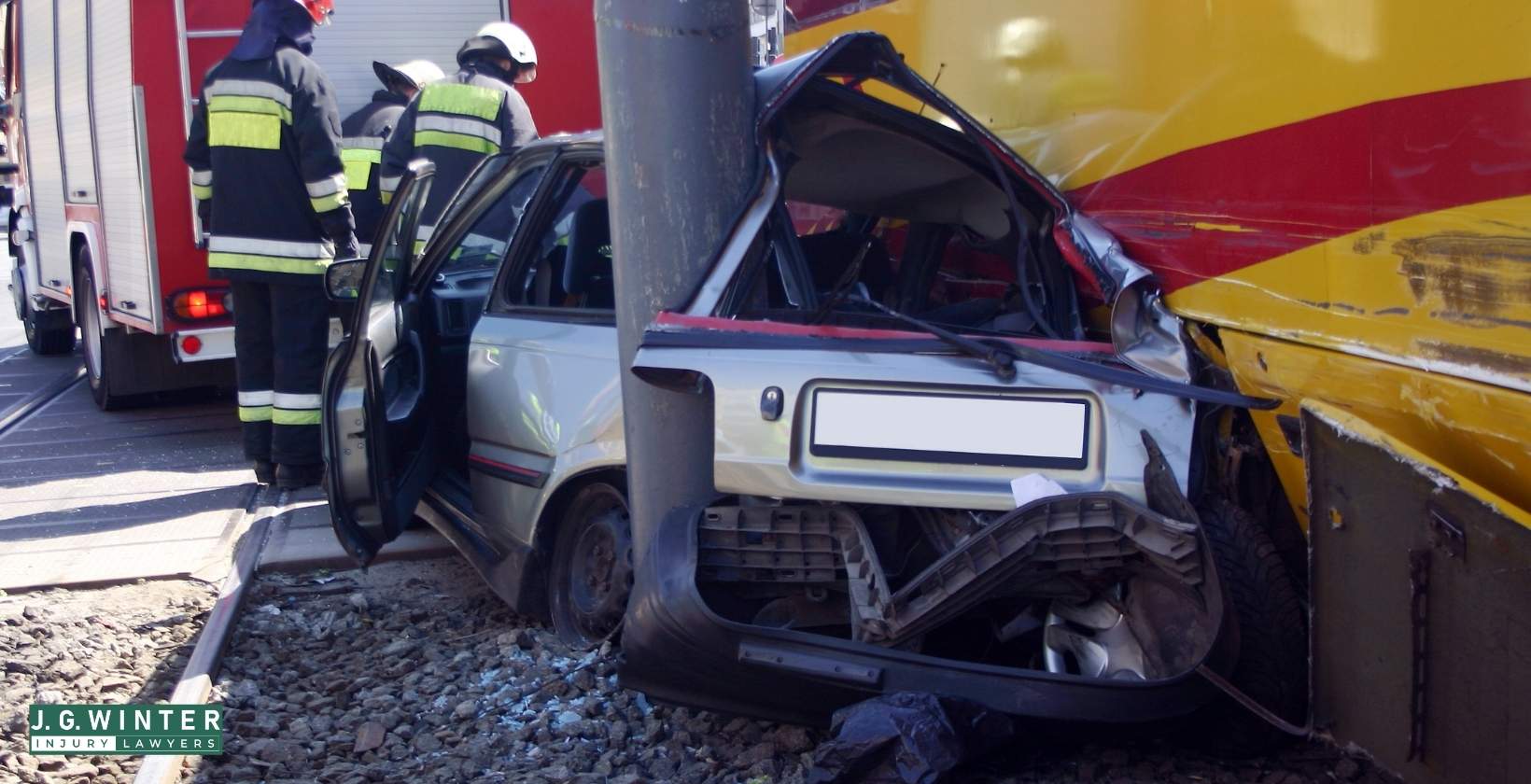 Hollywood, CA – Jason Ramirez and Jonathan Dicristofaro Killed in Single-Vehicle Accident on West Vanowen Street