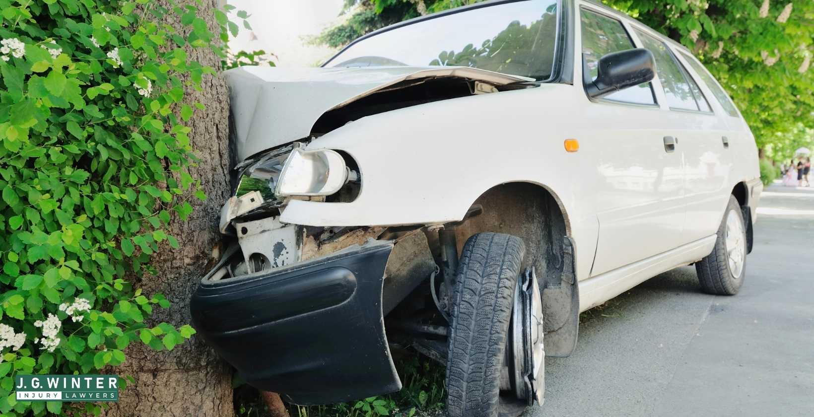 La Riviera, CA - One Dead, Two Seriously Injured in High-Speed Hyundai Tucson Crash Near Watt Avenue